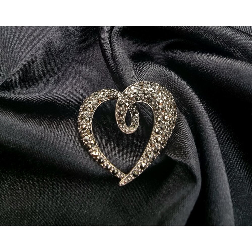 Vintage 925 Sterling Silver Marcasite Heart Brooch Pin Elegant Swirl Design Earl